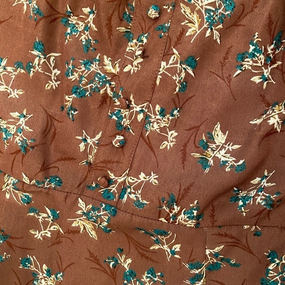 Like new- Flutter Sleeve Floral Maxi Dress - Picture 10 of 12